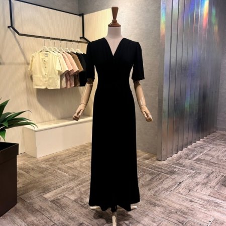 V넥 셔링 스트랩 롱 원피스