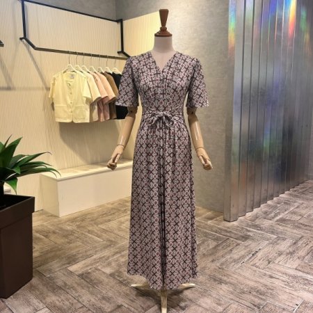 V넥 셔링 스트랩 롱 원피스