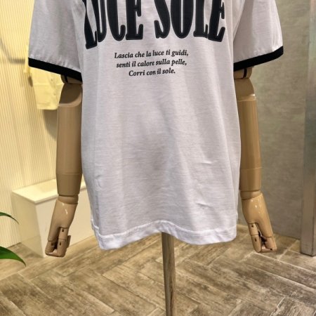 라인 배색 레터링 반팔 티셔츠