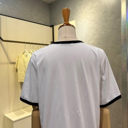 라인 배색 레터링 반팔 티셔츠