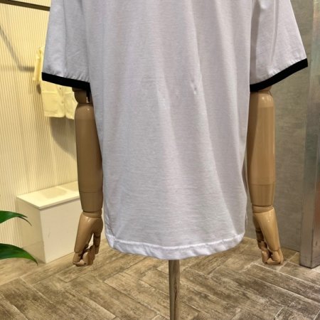 라인 배색 레터링 반팔 티셔츠