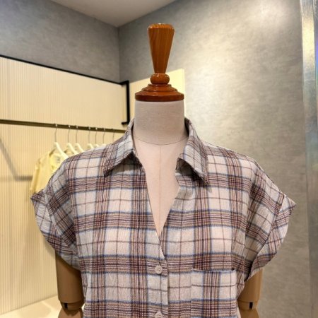 언발 체크 캡소매 카라 셔츠