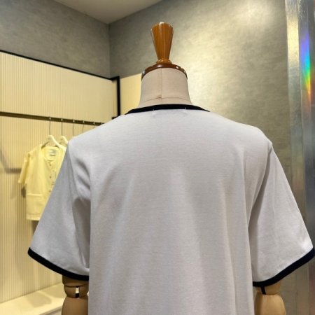 배색 라인 레터링 티셔츠