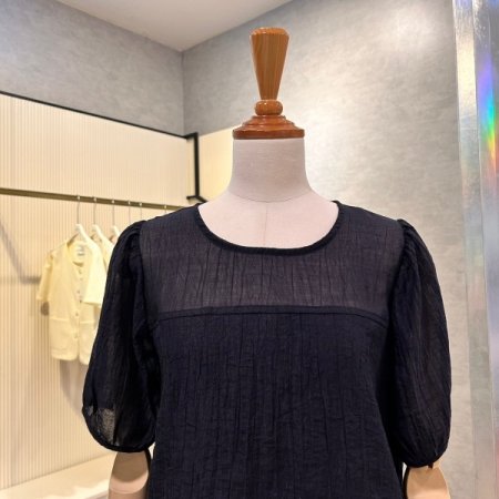 시스루 라운드 블라우스