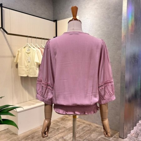 레이스 배색 펀칭 블라우스