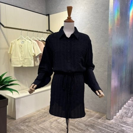 스트랩 카라 박시 하프 셔츠