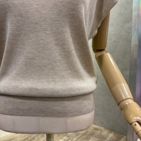 캡소매 카라 니트