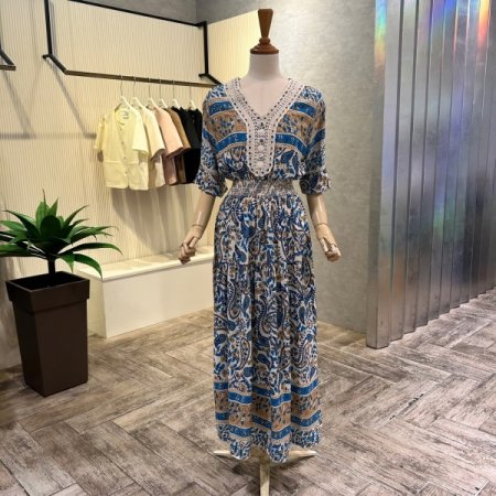 레이스 브이넥 셔링 원피스