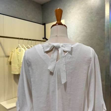 V넥 스트랩 블라우스