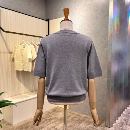 베이직 자수 레터링 니트