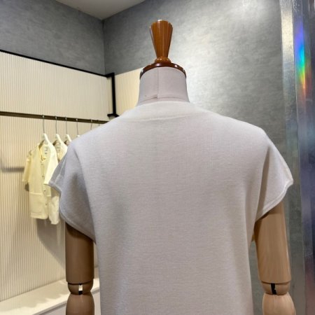 캡소매 하이넥 니트