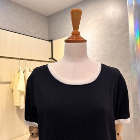 라운드 배색 셋업 니트