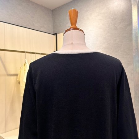 V넥 단추 배색 셋업 가디건