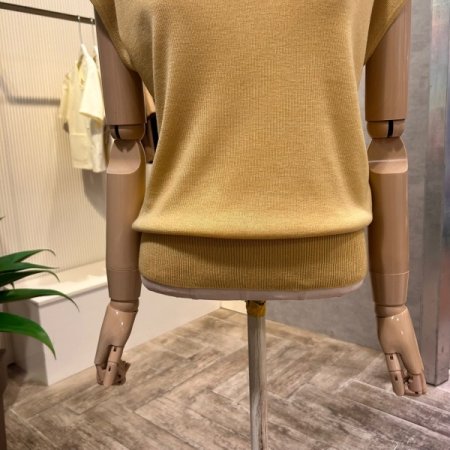 카라 캡소매 니트