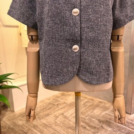 V넥 단추 크롭 반팔 자켓