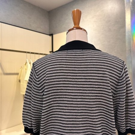 카라 스트라이프 니트