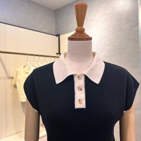 캡소매 배색 카라 니트