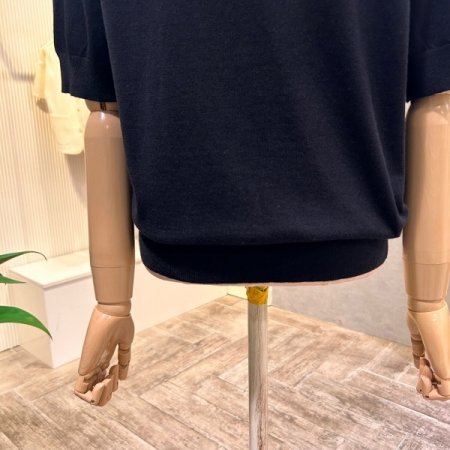 브이넥 베이직 니트