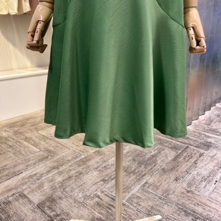 단추 A라인 미디 스커트