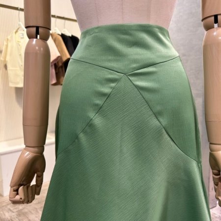 단추 A라인 미디 스커트