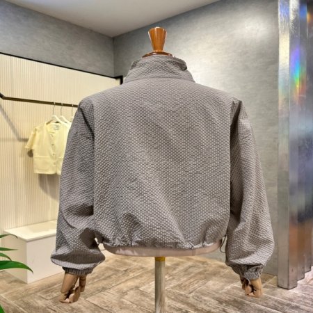 엠보싱 지퍼 점퍼