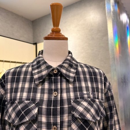 레터링 포켓 체크셔츠