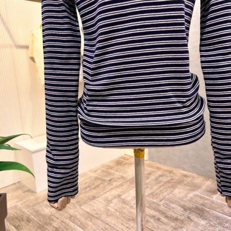 스트라이프 자수 마크 티셔츠