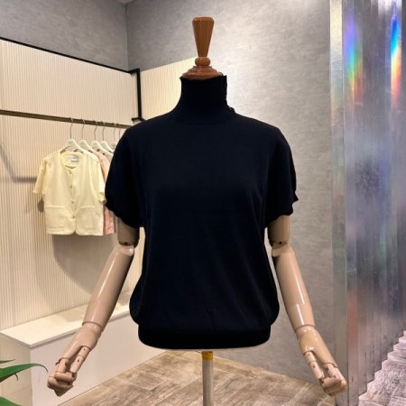 나그랑 단추 하이넥 니트