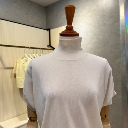 나그랑 단추 하이넥 니트