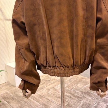 인조가죽 카라 점퍼