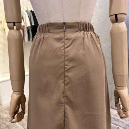 백 밴딩 플레어 롱 스커트