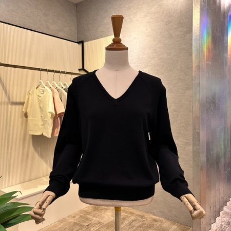 베이직 컬러 V넥 니트