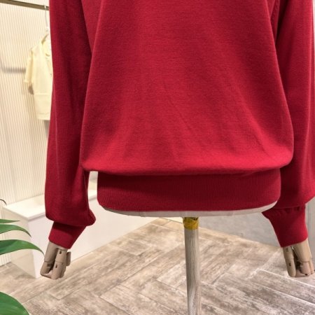 베이직 컬러 V넥 니트