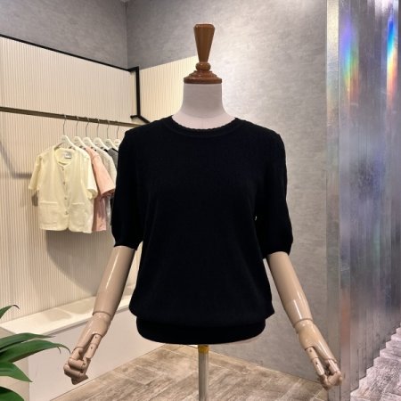 웨이브 넥 패턴 니트