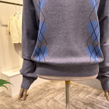 하트 패턴 브이넥 니트