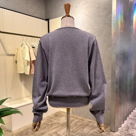 하트 패턴 브이넥 니트