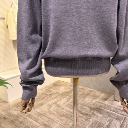 하트 패턴 브이넥 니트