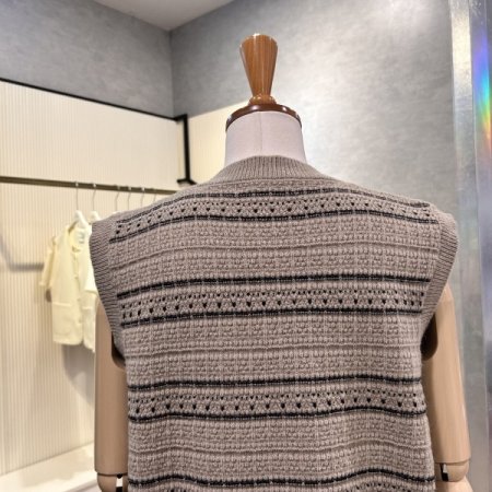 패턴 배색 브이넥 베스트 니트