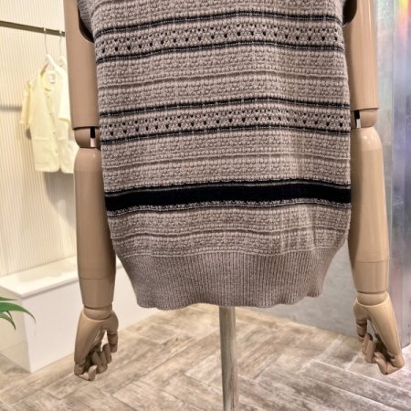 패턴 배색 브이넥 베스트 니트