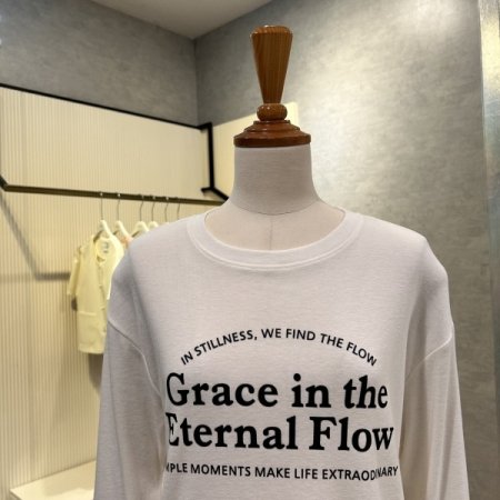 라운드 레터링 티셔츠