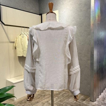 레이스 프릴 라인 블라우스