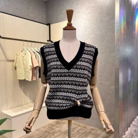 배색 패턴 V넥 베스트 니트