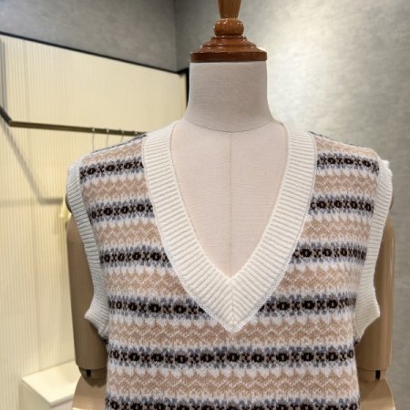 배색 패턴 V넥 베스트 니트