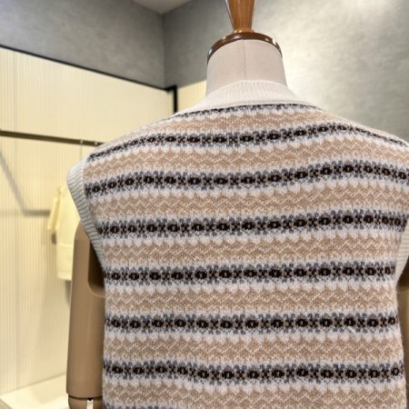 배색 패턴 V넥 베스트 니트