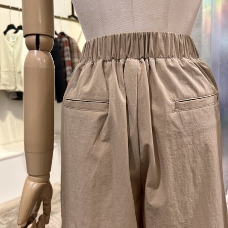 백밴딩 투턱 반바지