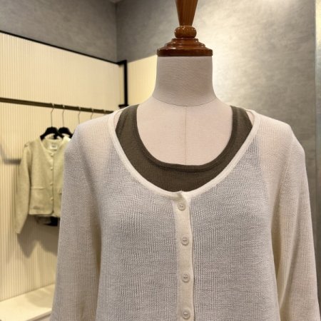 민소매 레이어드 단추 니트