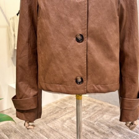 인조 가죽 카라 단추 재킷