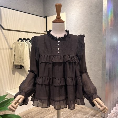 캉캉 자수 프릴 블라우스