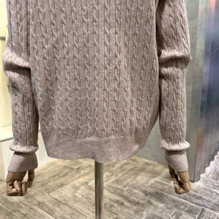 V넥 꽈배기 니트