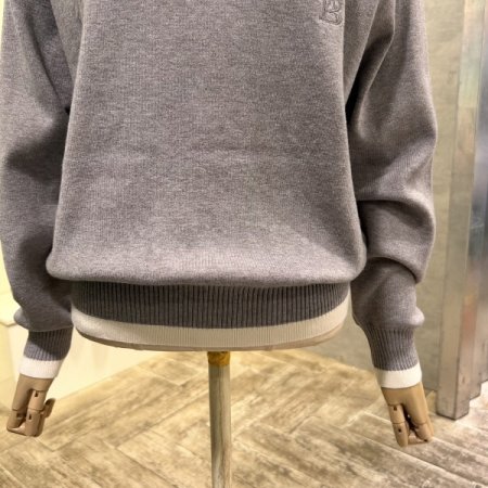 카라 배색 브이넥 니트